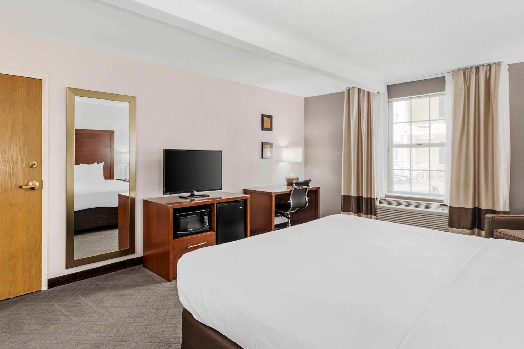 Comfort Inn Splash Harbor Bellville Esterno foto